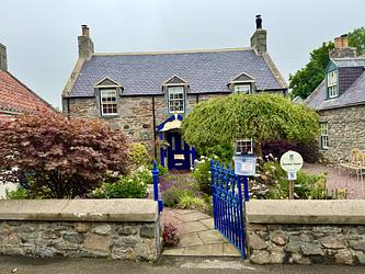 House 2 by Iain Alden